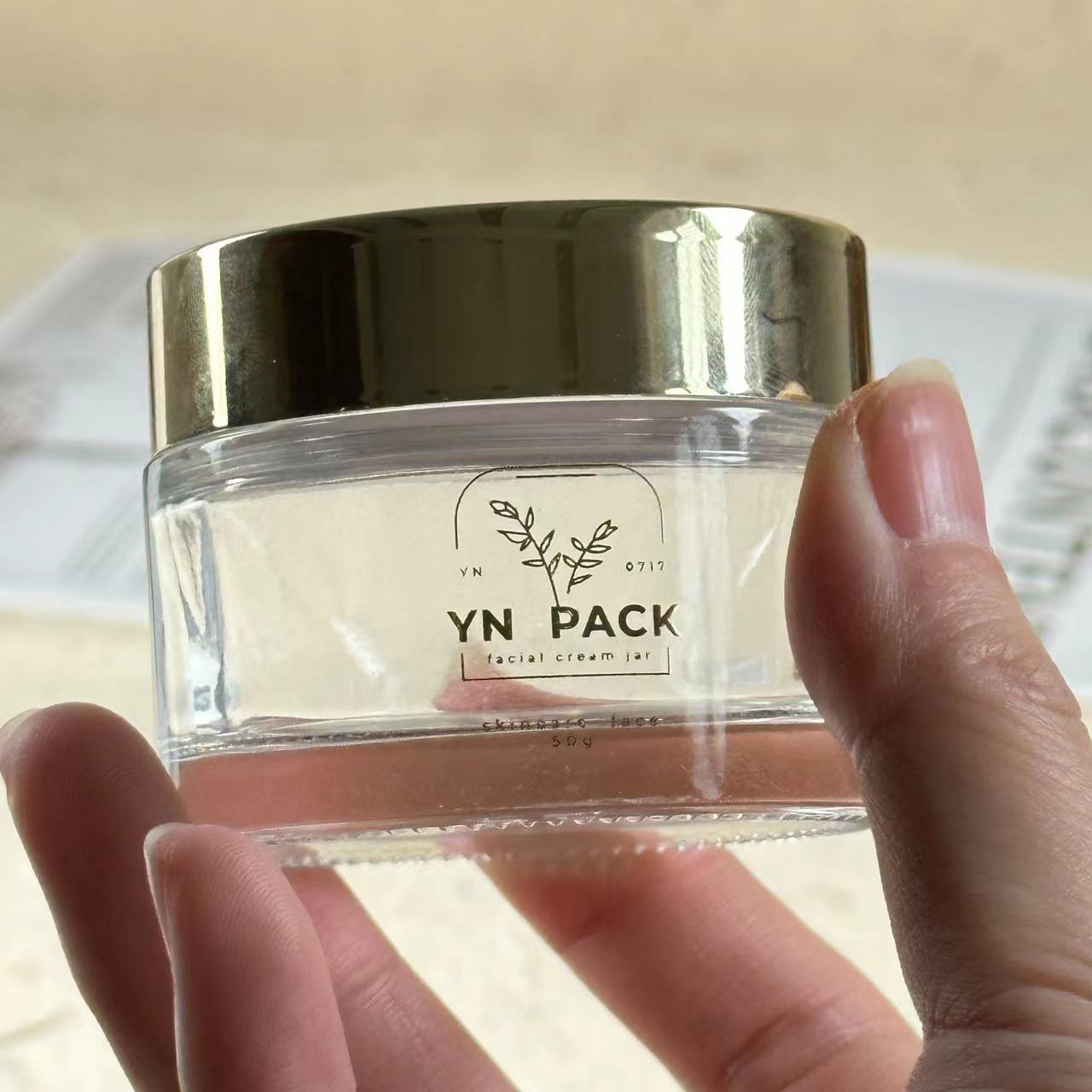 つや消しガラスコスメティックジャー,ゴールドキャップ,コスメ - Luxury Skincare Bottles のレビューと価格