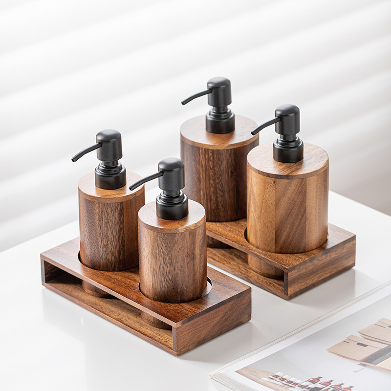 クルミ材のプレス式分割用空ボトル。 無垢材の高級ハンドサニタ - Luxury Skincare Bottles のレビューと価格